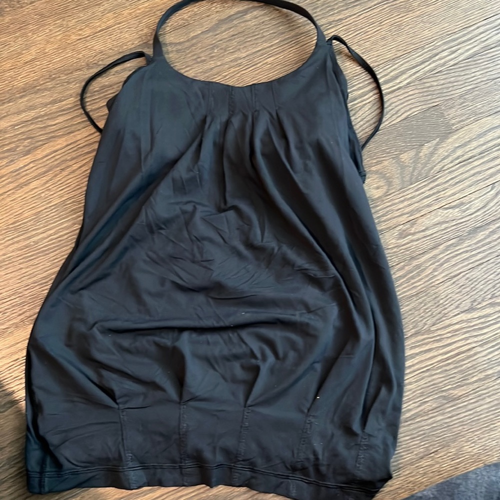 Black straps lululemon tank size 4